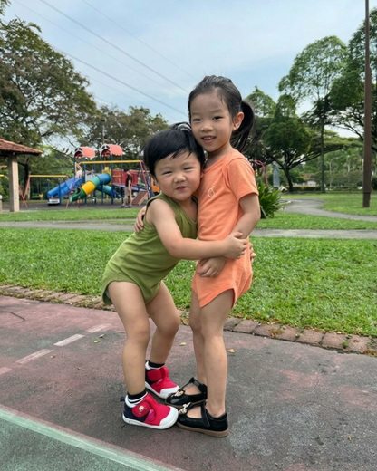 Limited-time bundle consisting short sleeve and sleeveless bodysuit. Made with 100% OEKO-Tex cotton. Proudly made in Malaysia. Unisex colours, perfect for gifting.